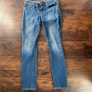 Gap 1969 28L Always Skinny Jean.  Amazing shape